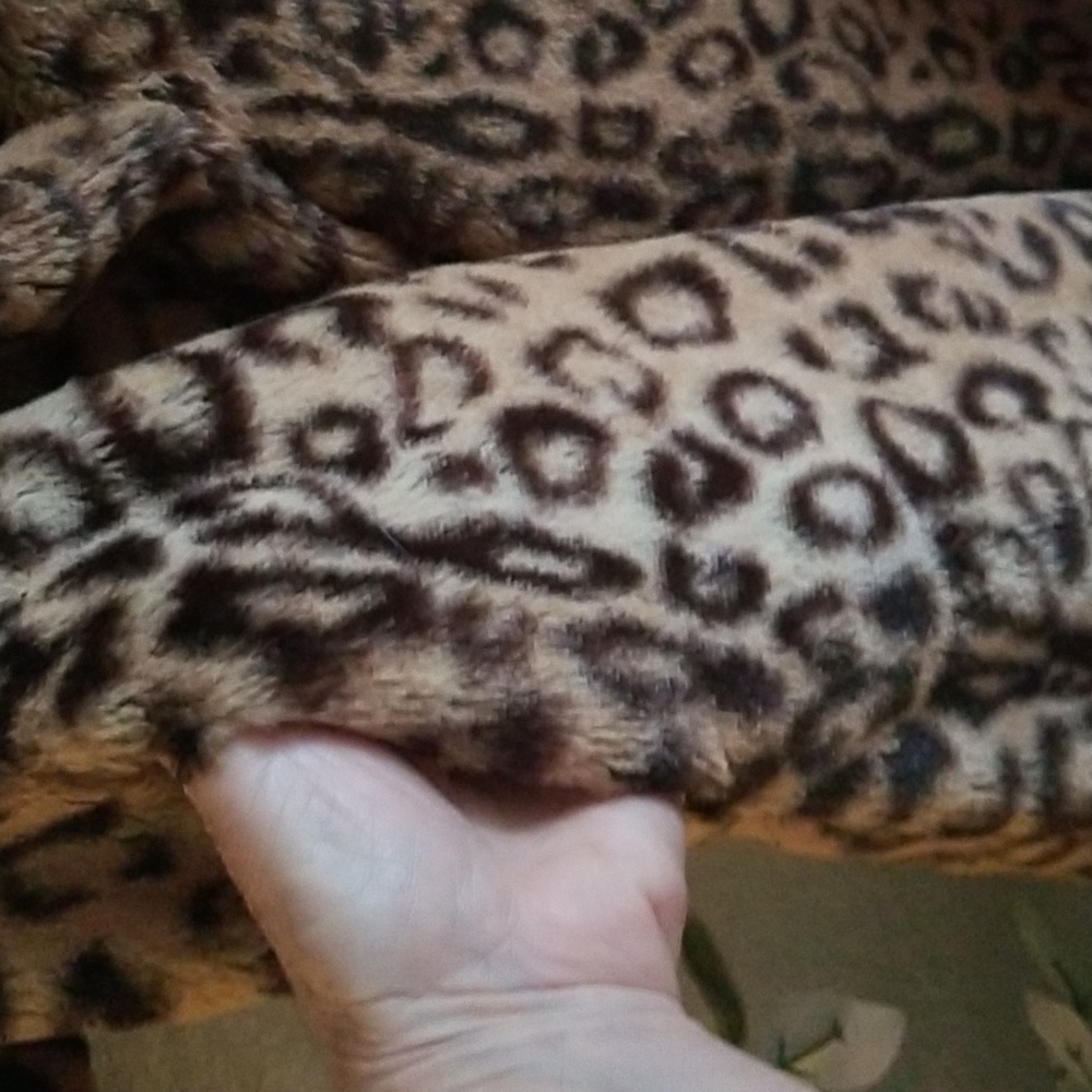 Oxford & Regant faux fur coat - Picture 5 of 9